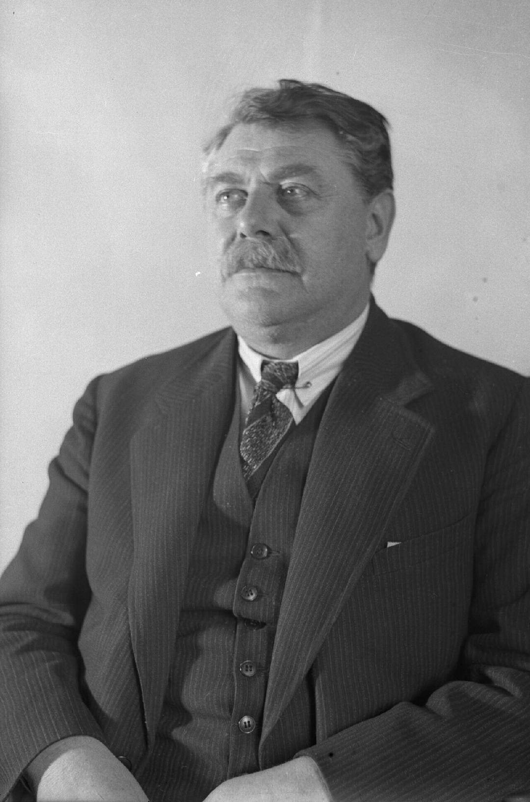 Marian WIELEZYNSKI 1879-1945 
(Lvov 1930)